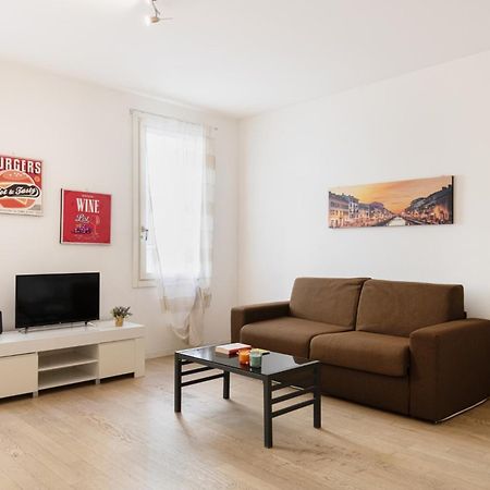 Easylife - Stile E Comfort Sui Navigli Apartamento Milão Exterior foto